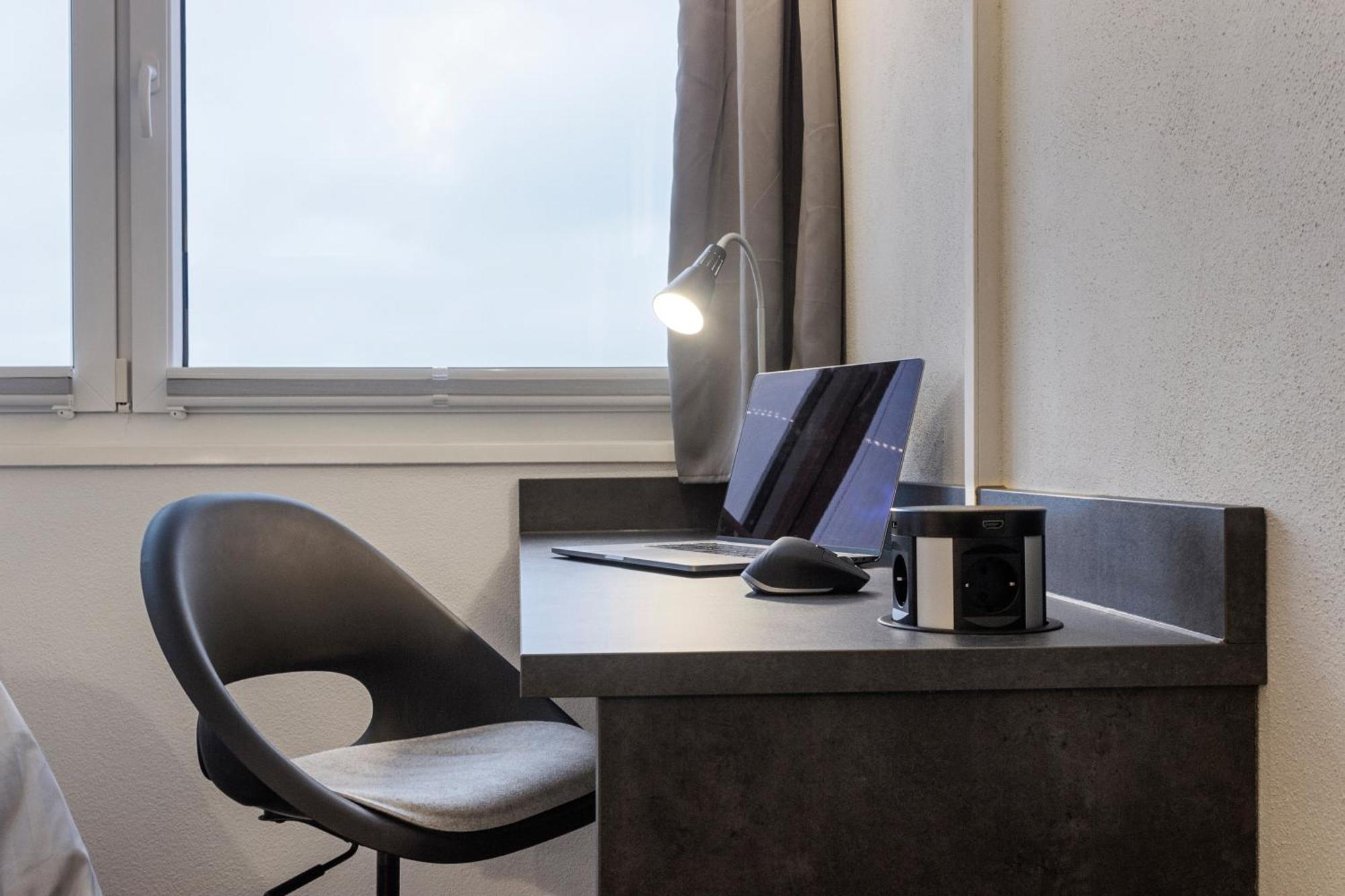Appartement Fuer 1-2 - Wlan - Parkplatz - Homeoffice Kaiserslautern Exterior foto